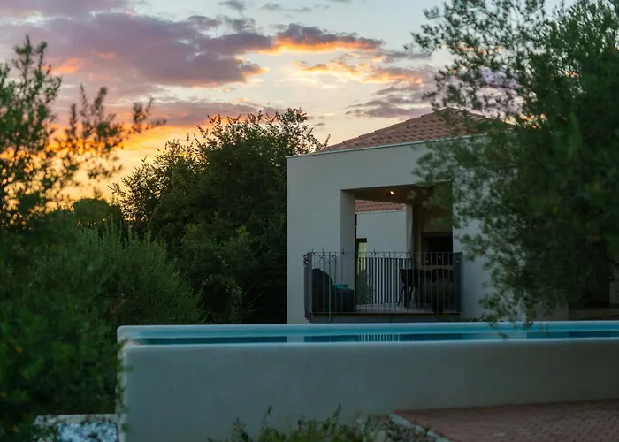 Margari Mit Privatem Pool By Interhome Linardići