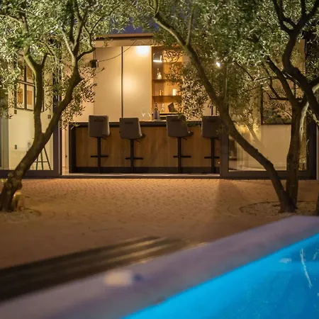 Margari Mit Privatem Pool By Interhome * Linardići