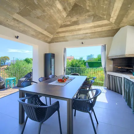 Margari Mit Privatem Pool By Interhome Linardici