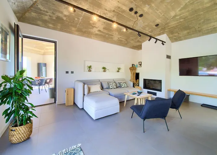 Margari Mit Privatem Pool By Interhome Vikendica *