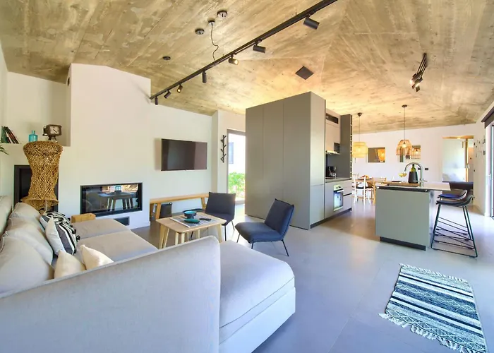 Margari Mit Privatem Pool By Interhome *