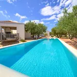 Margari Mit Privatem Pool By Interhome Case de vacanță Linardići